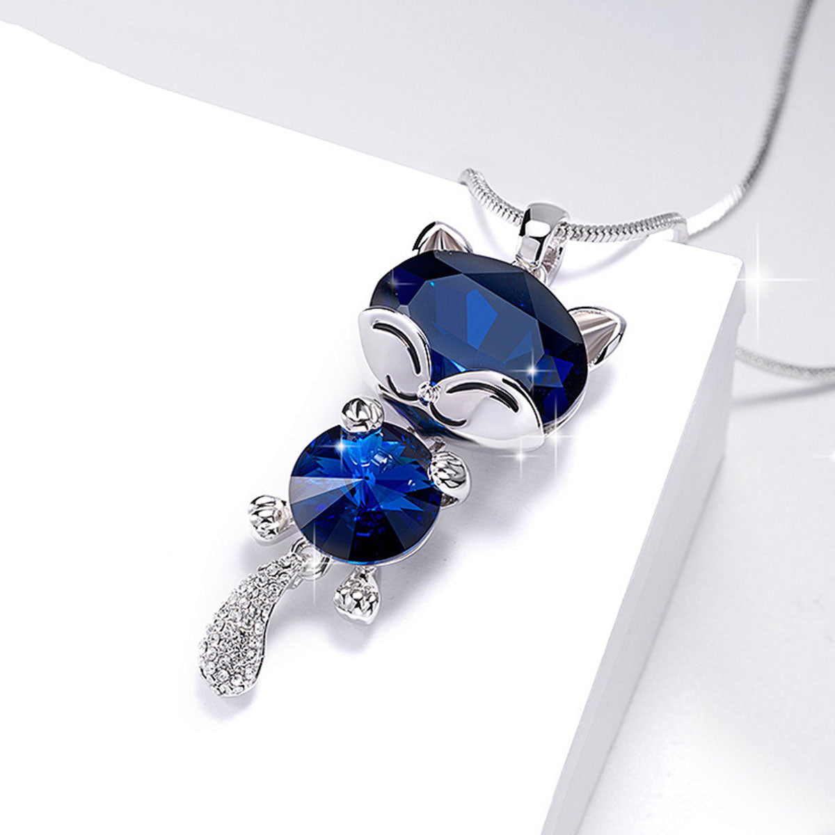 Kórejský univerzálny dlhý náhrdelník, elegantný dámsky jednoduchý a módny prívesok mačičky s kryštálom, sveterový náhrdelník a módny doplnok.