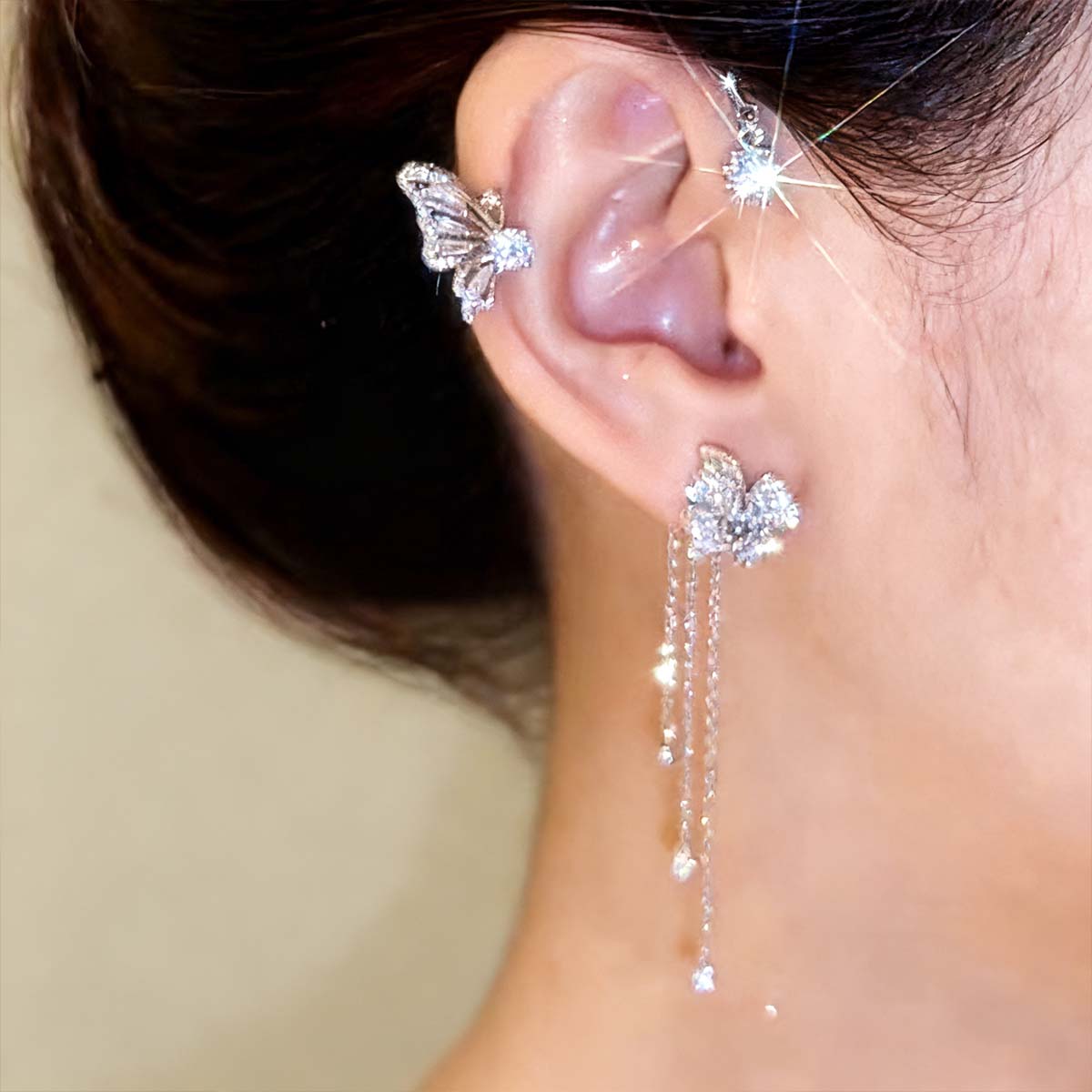 Nuevo modelo, elegante y moderno, pendientes de mariposa y flor con diamantes brillantes, pendientes sin perforación para mujeres, con borlas.