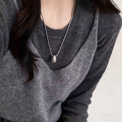 Collar de colgante en forma de gota de agua de estilo minimalista para mujer, largo para otoño e invierno, cadena para sudadera y suéter, accesorio casual y versátil de lujo sencillo con un toque elegante.
